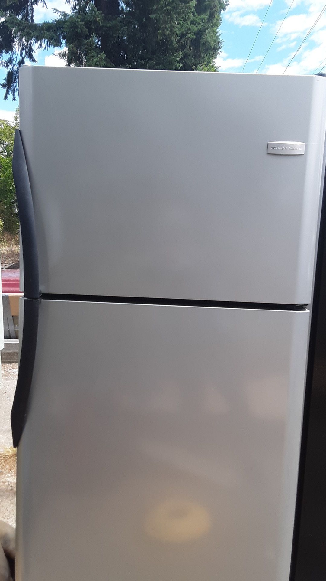 Frigidaire stand up stainless fridge and freezer