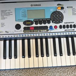 Yamaha Electric Keyboard 