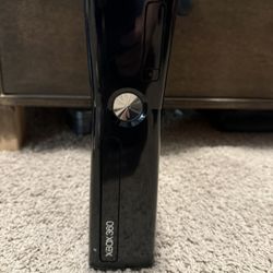 Xbox 360 RGH 3 (Glossy Black)