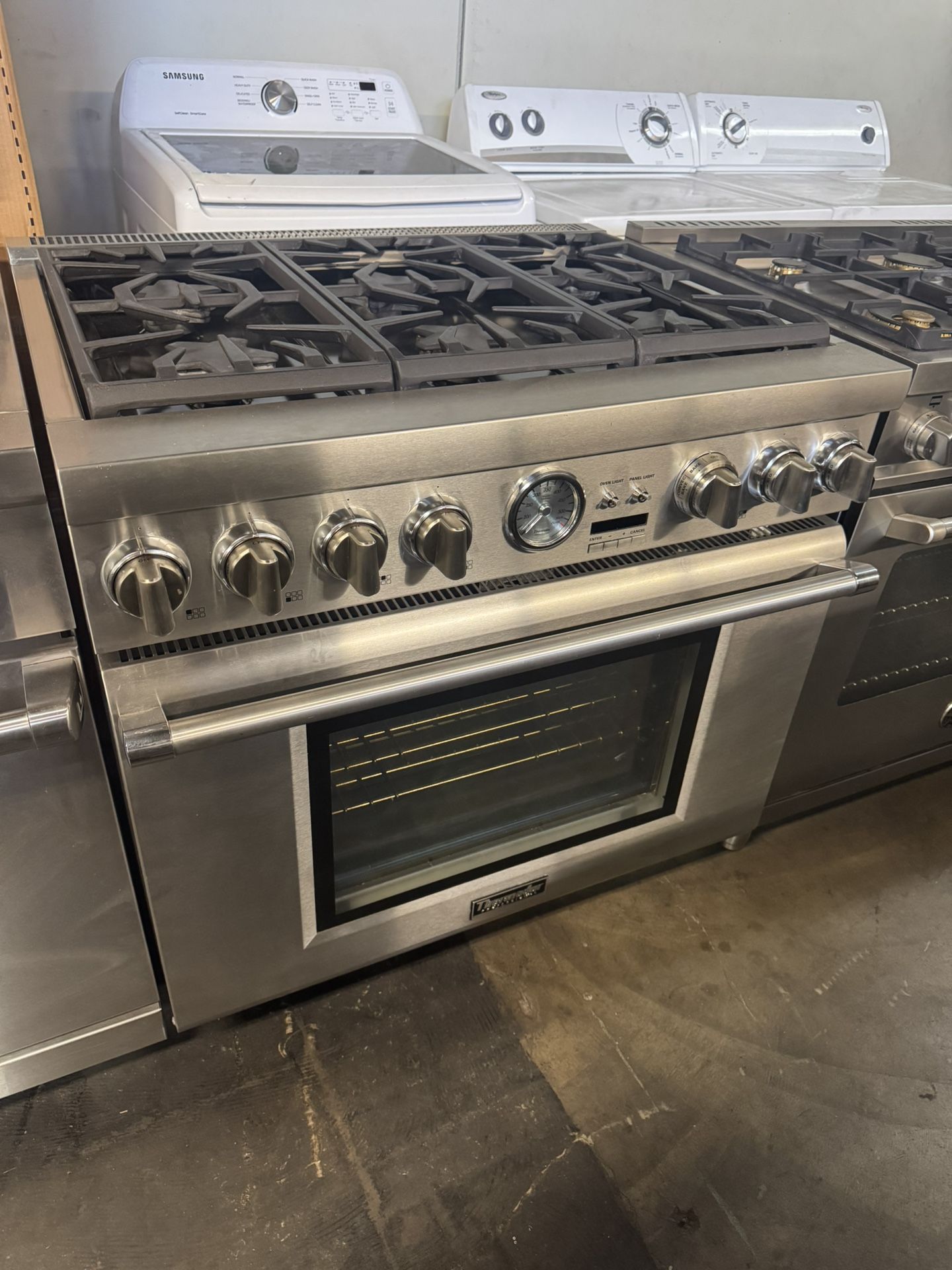 Thermador 36” Stainless Steel Dual Fuel Gas Range Stove