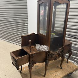 vitrina -tocador PRIMITIVO FAJARDO  $1,275 firm pick up in orting Just acquired in a large antique auction there are some additional pieces in the sid