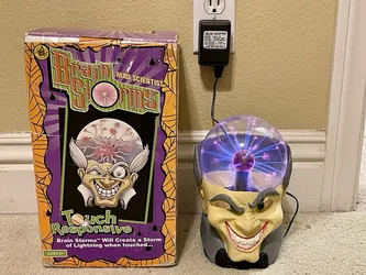 Brain Storms Touch Responsive Mad Scientists Doctor Plasma Electricity Ball 2002