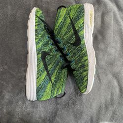 Nike Flyknit Chukka Size 10.5