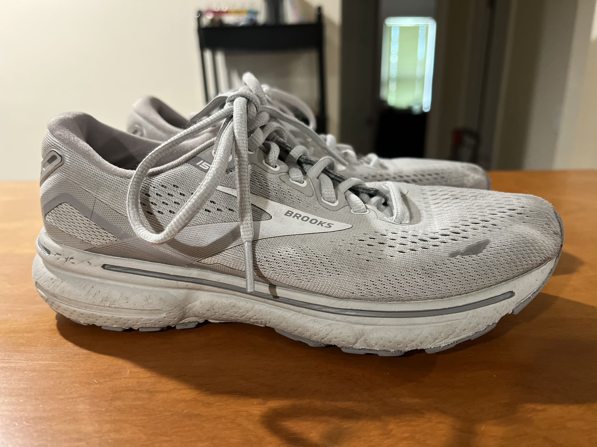 Womens Brooks Size 6.5