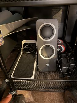 Logitech Z200 desktop speakers — pair