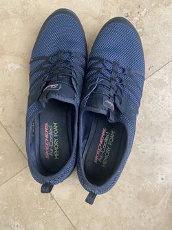 Women’s Skechers Size 11