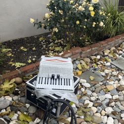 BARONELL.  Piano Accordion.  🪗.   34  Kes   Tone. Sol. GCF 