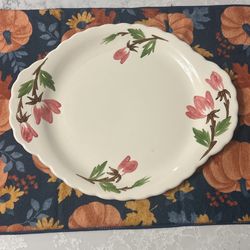 Platter Vintage W roses 