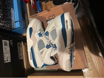 Jordan 4 military blue. Size 6 youth