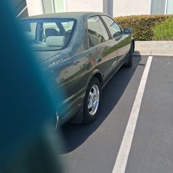 2002 TOYOTA CAMRY  4 DOOR AUTOMATIC 4 CYCLINDER