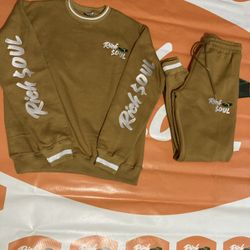 Rich$oul sweatshirt sets hmu sizes s-5x $100 for 1 or 2 for $180 ❤️💯🔥📦🚨✅‼️🙆‍♂️