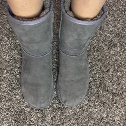 UGG Australia Classic Boot Gray Preowned Short