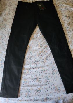 New Levi's skinny taper jean