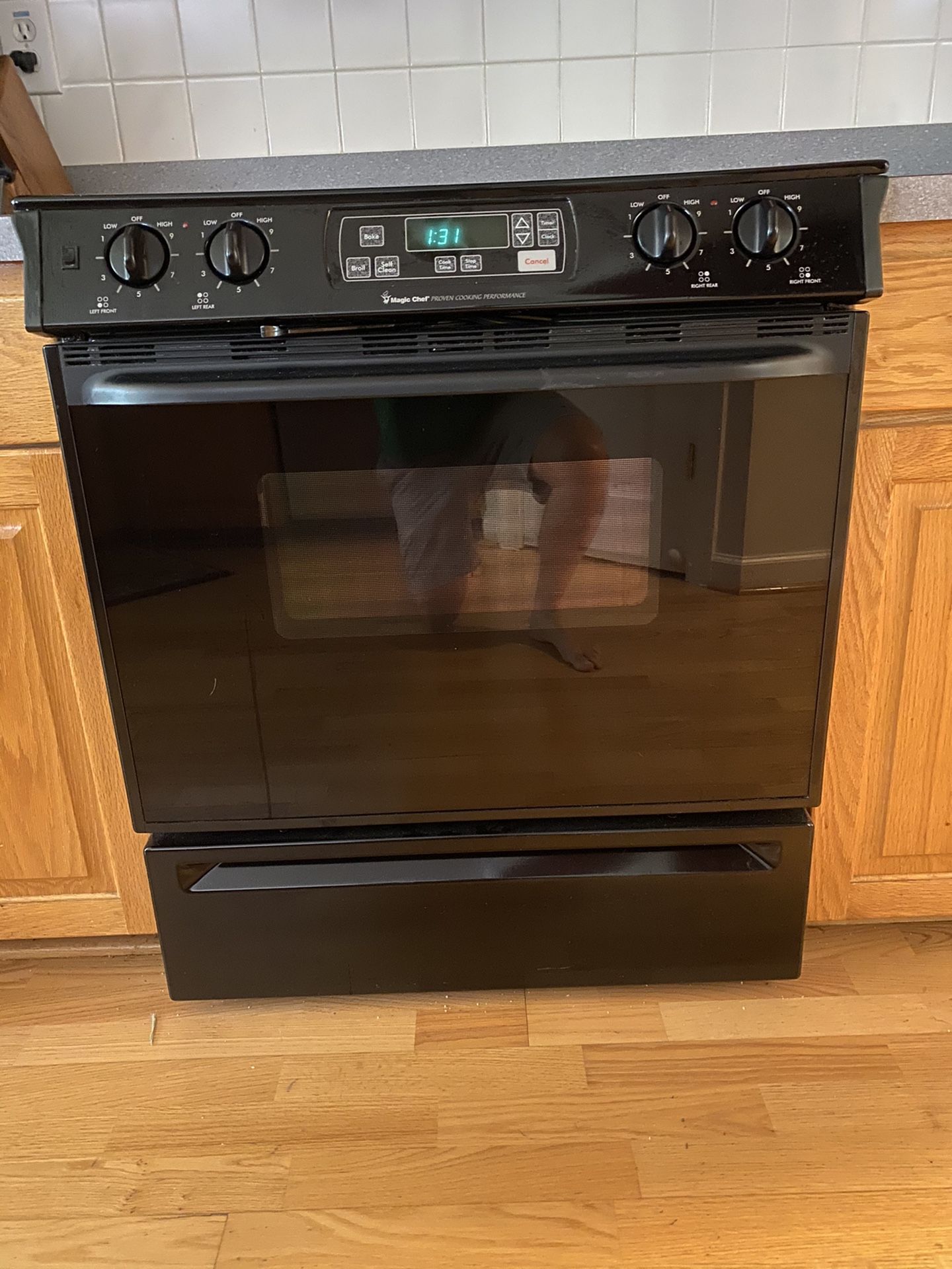Maytag Magic Chef Electric Range for Sale in Chesapeake, VA OfferUp