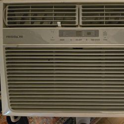 Frigidaire AC With Remote