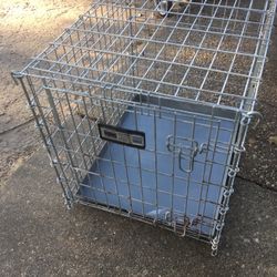 Nice medium metal tech cage with metal tray only $60 firm