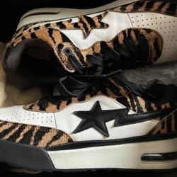 BAPE , SIZE 6 WOMEN US *A Bape Road Sta "Year of the Tiger"