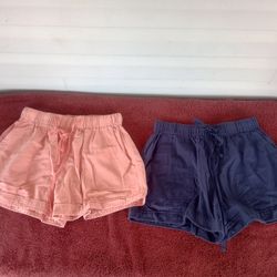2 women's shorts size L
