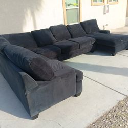 Beautiful Black Sectional Couch-BEST OFFER!!!!!!!