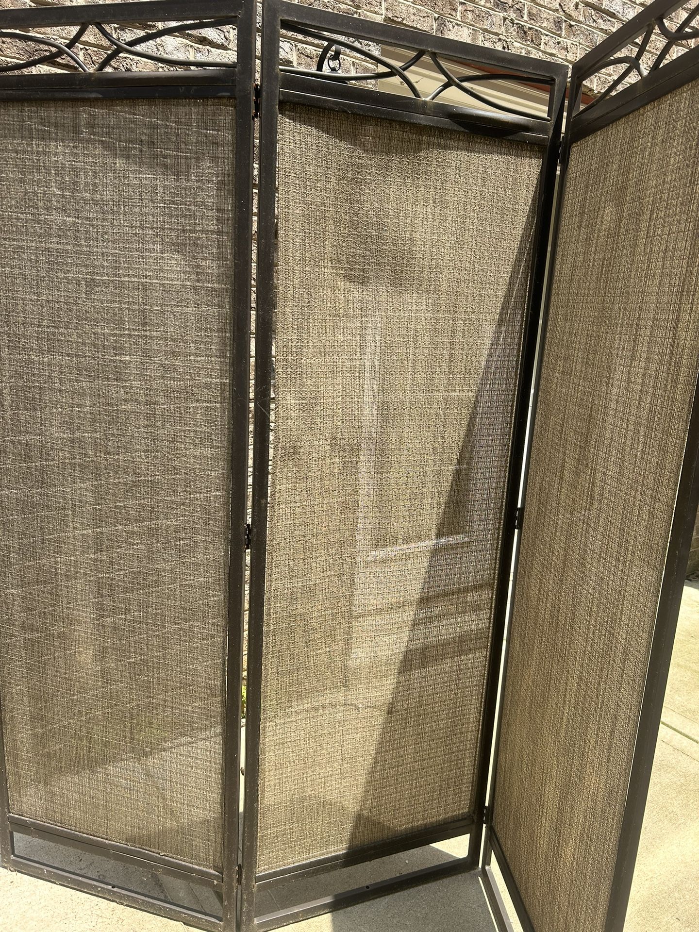 Outdoor partition