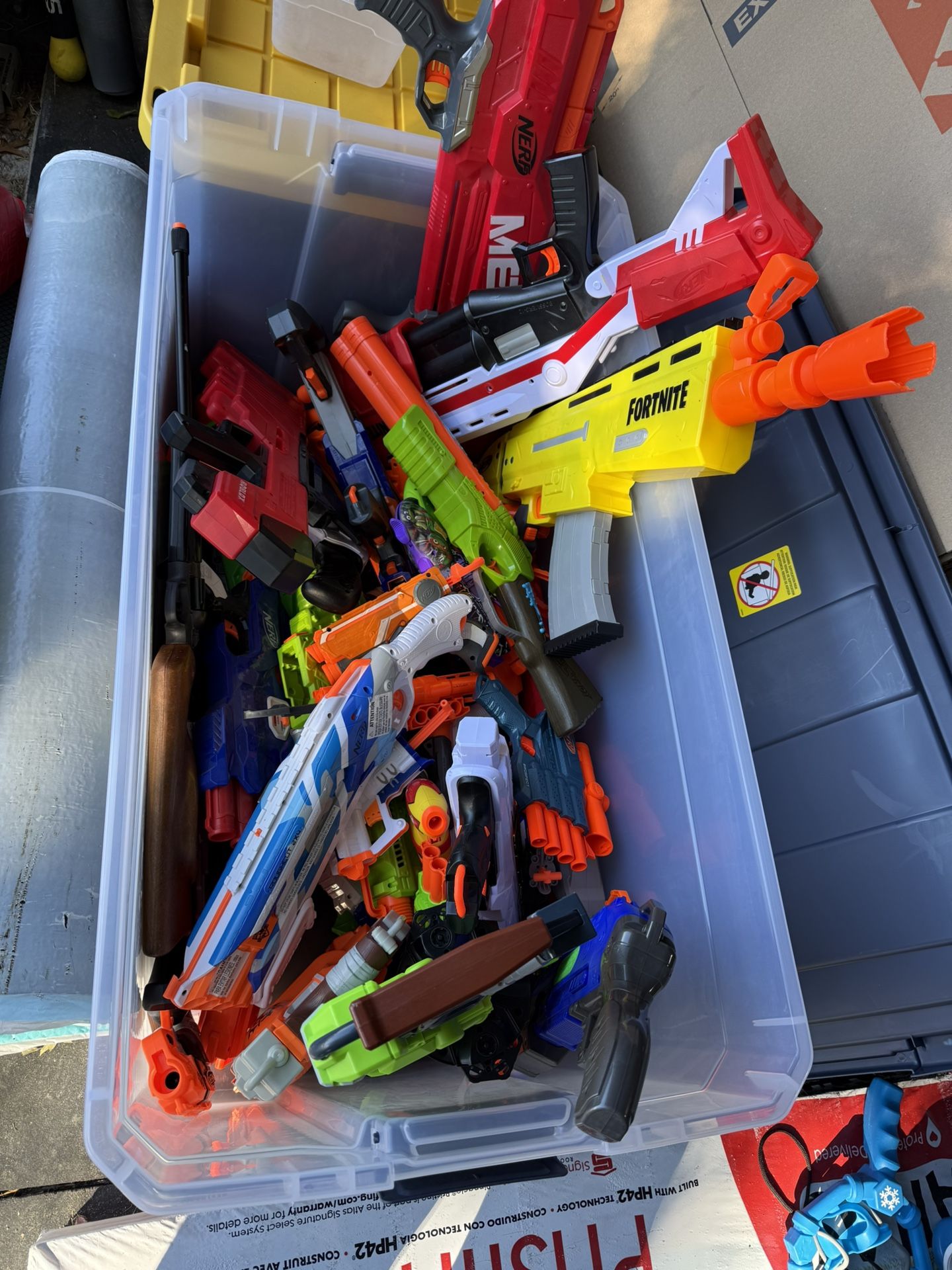 NERF GUNS