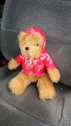 Red Wings bear