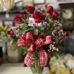 1 Dozen Red Roses .