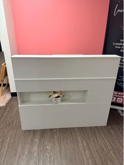 White Reception desk for salon (desk only)