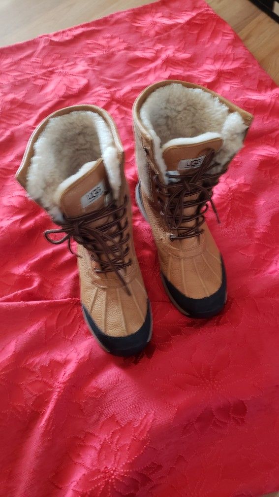 Ugg Women's Winter Boots Waterproof Sz9 Used No Box