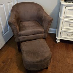 UPHOLSTERED CHAIR WITH MATCHING OTTOMAN 