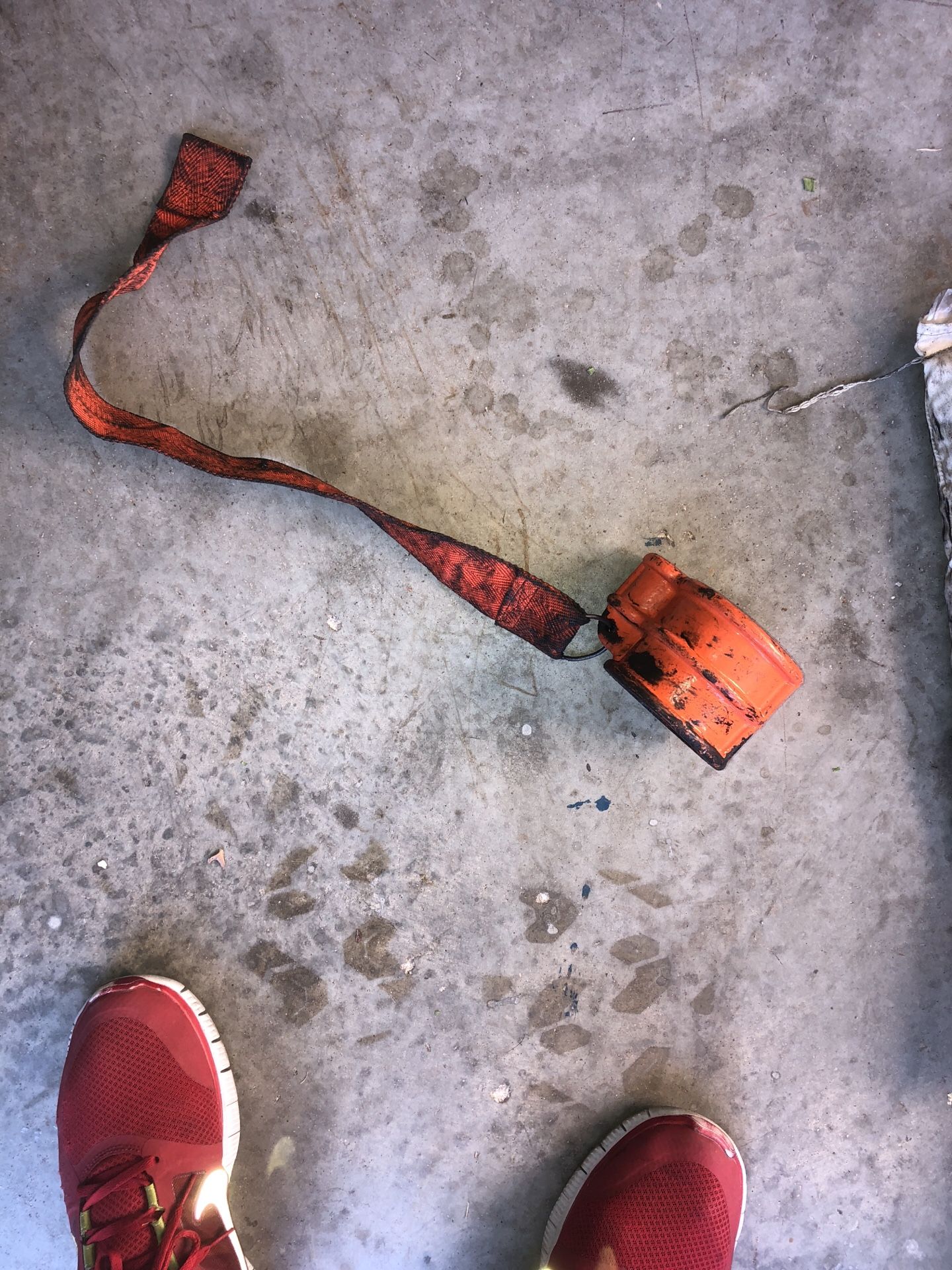 Semi truck kingpin lock for trailer