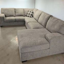 🛋  Ashley Sectional with Ottoman  🚚 DELIVERY AVAILABLE