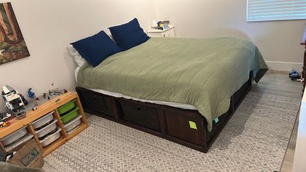 Pottery barn, queen, size storage bed frame