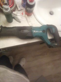 Makita lxt cordless saw