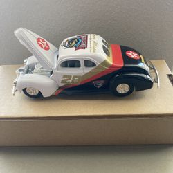 Davey Allison #28 Havoline Racing NASCAR 1940 Ford Coupe die-cast 1:24 scale model car.