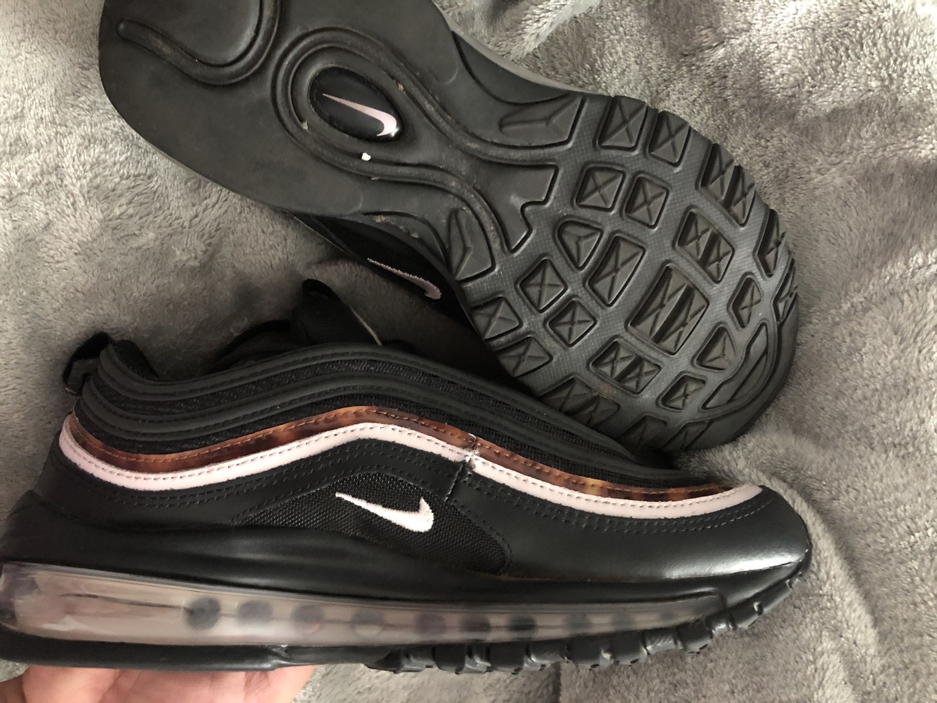 Shoes , Women Shoes , Girl Shoes , Nike , Jordan’s , Girl Nike , Girl Jordan , Women Jordan’s