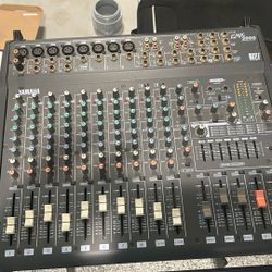 Yamaha EMX 2000 Power Mixer