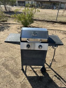 Used propane DYNA-GLO outdoor grill