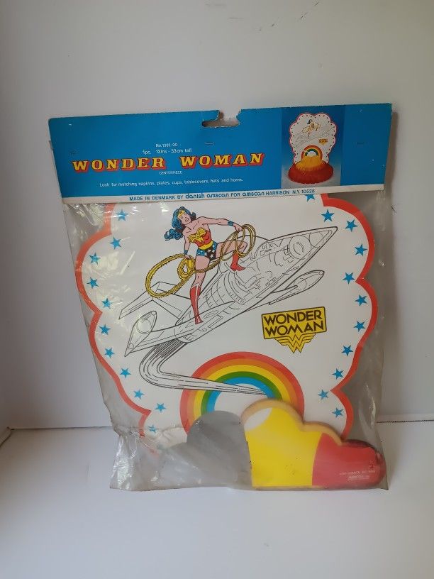 New 80s Wonder Woman Birthday Centerpiece DC Comics Party Supplies. Sealed 1984