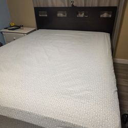 Dark Brown, Wood Queen Size Bed 