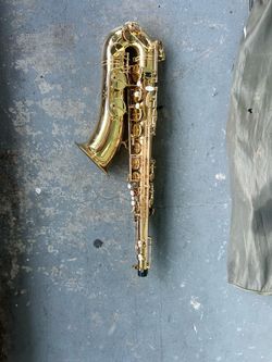 Accent student tenor saxophone