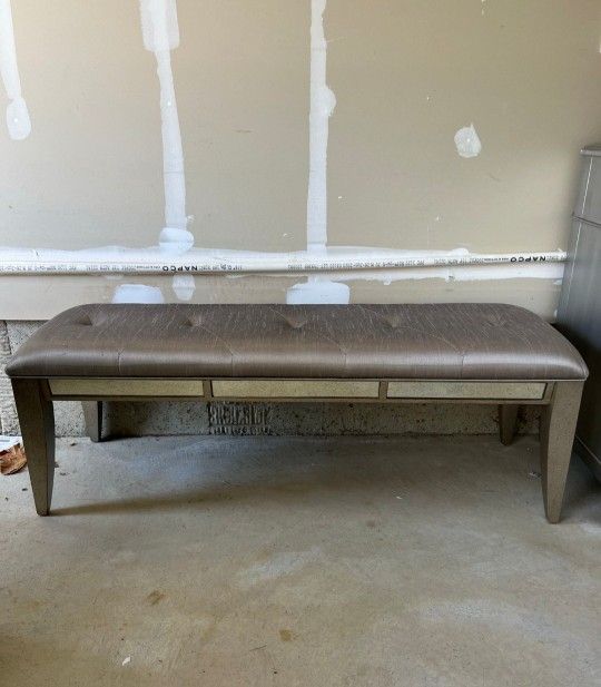 American Signature Bedroom & Bench