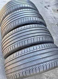235 45 18 Michelín I'm selling this set of tires with 80% life left on all 4