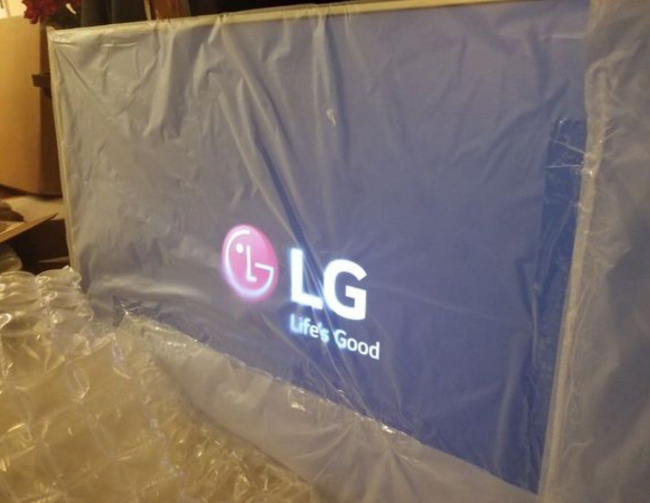 LG 65" 4K Smart TV (New in Box) 8000 Series