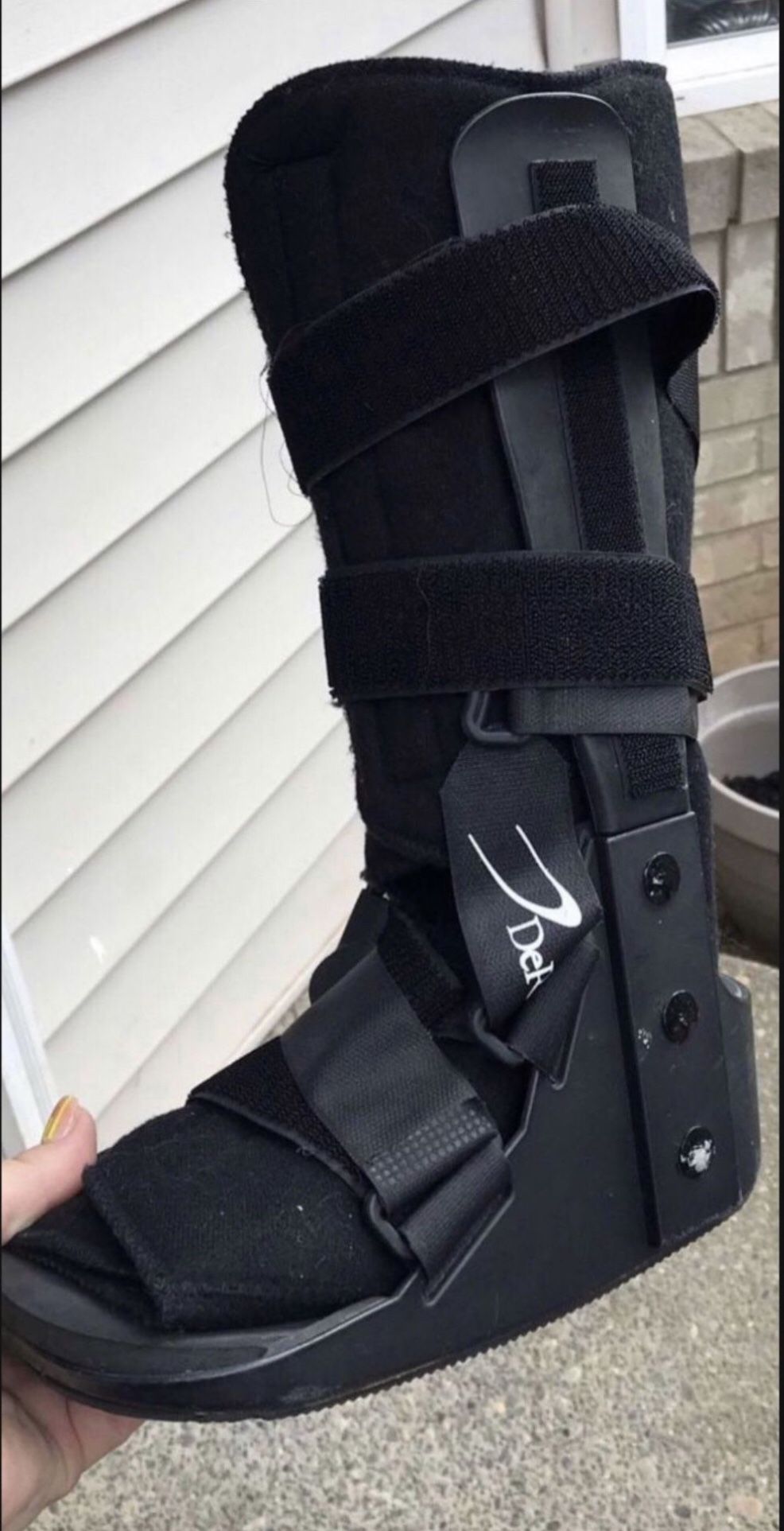 Orthopedic boot  (Right leg)   Size Small 