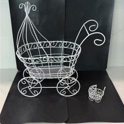 Large White Métal Baby Carriage And 10 Mini Baby Ones For Décor Or Flowers Or Candy