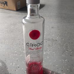 Ciroc Flavored Vodka Red Berry 750 mL Glass Bottle w Cap Empty Clean Mint Condition 
