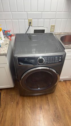 Electrolux Washer/ Maytag Commercial Technology Dryer