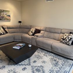 Power Reclining Sectional 