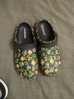 Minecraft crocs size 5